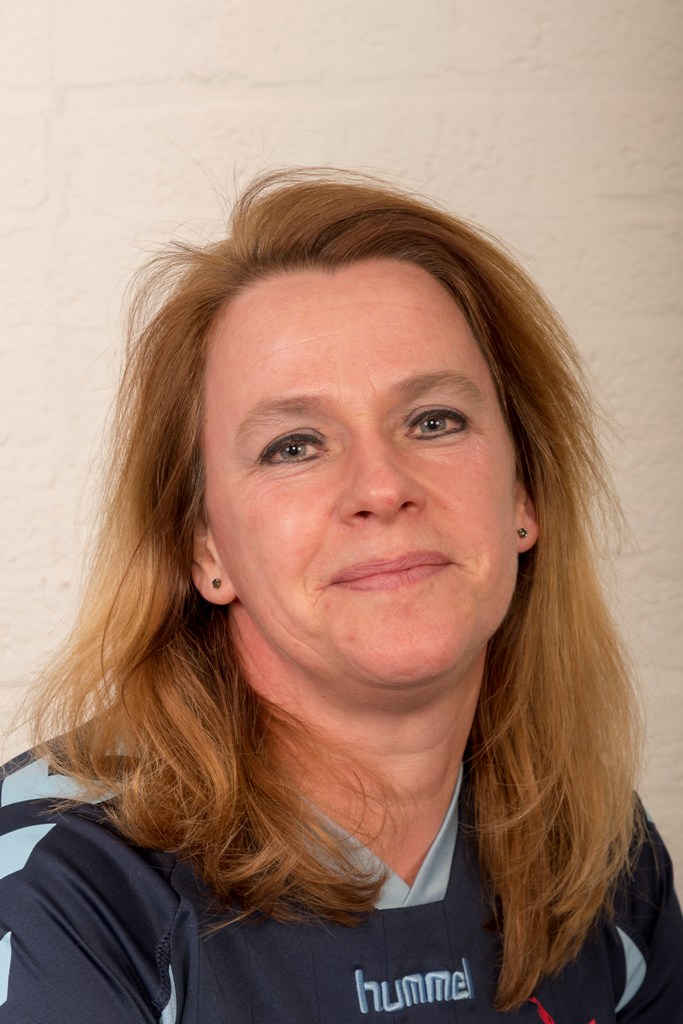 Dames 6 - Portret - 2018 - Gonda Willems - 76