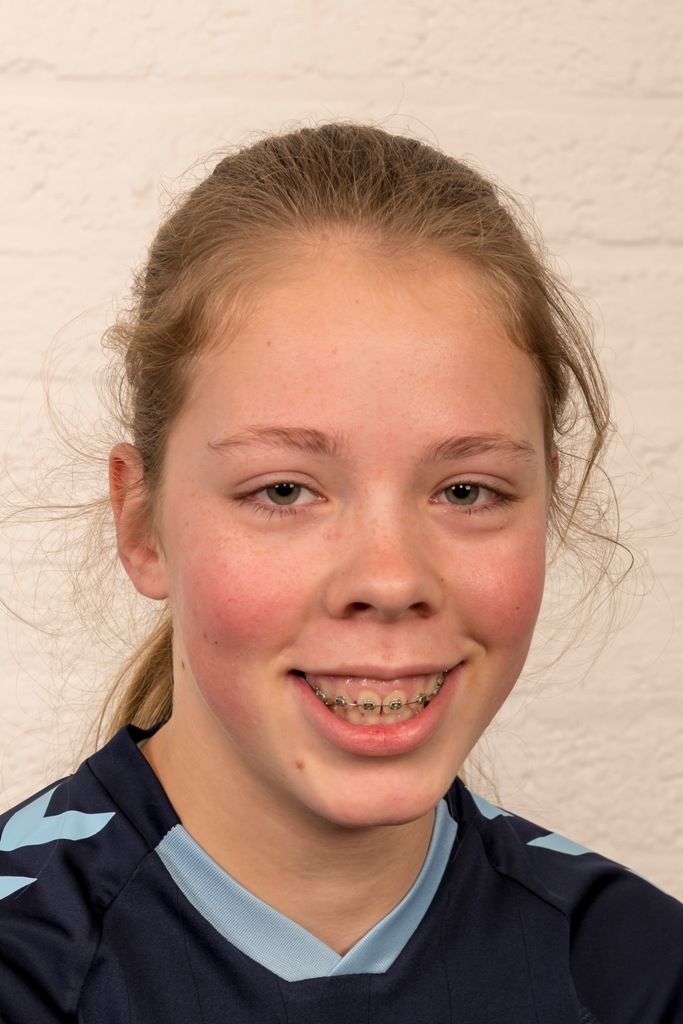 Meisjes C1 - Portret - 2018 - Sascha Wolters - 17